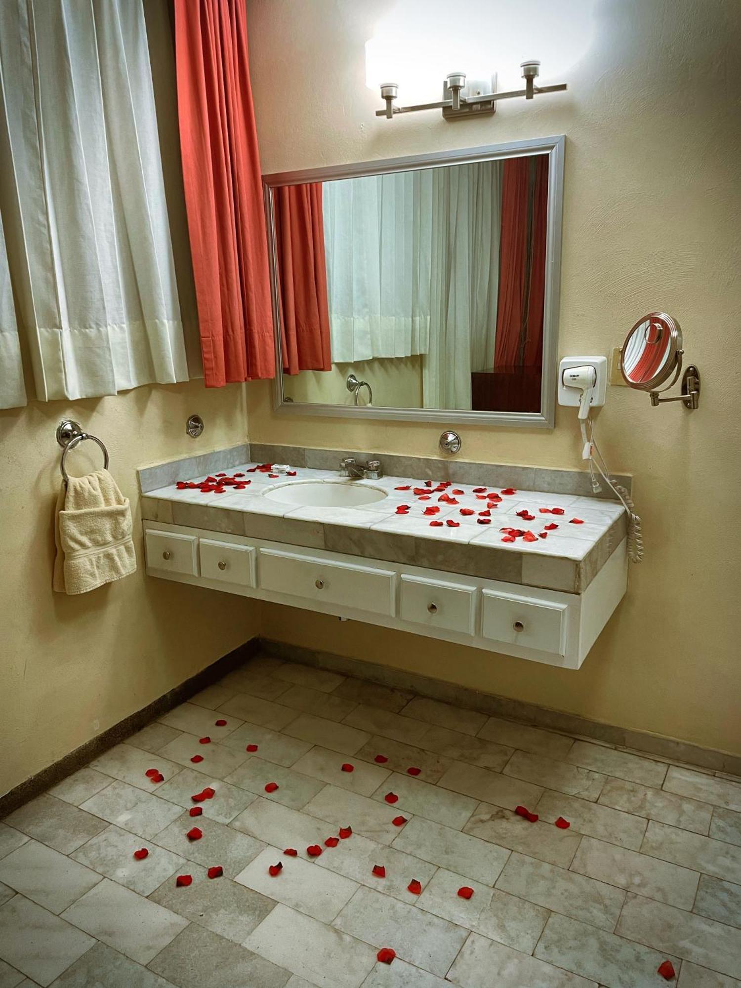 Hotel Flamingo Kristal Irapuato Extérieur photo