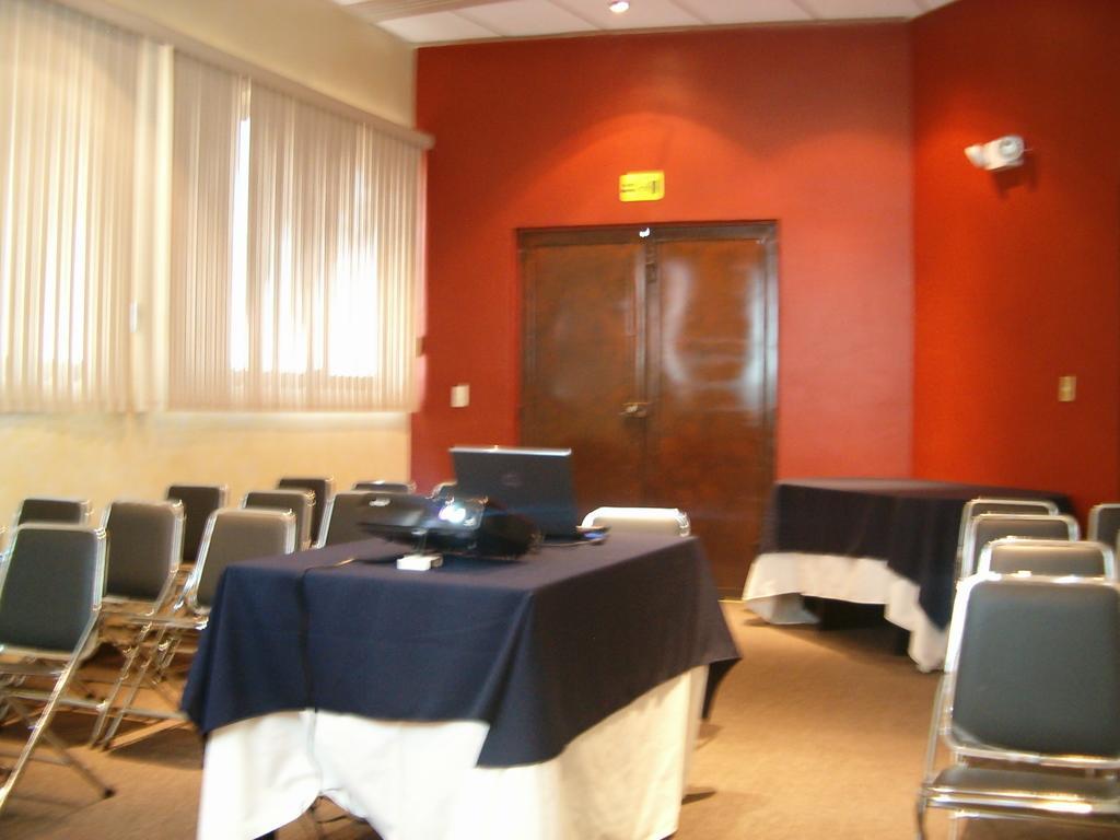 Hotel Flamingo Kristal Irapuato Extérieur photo