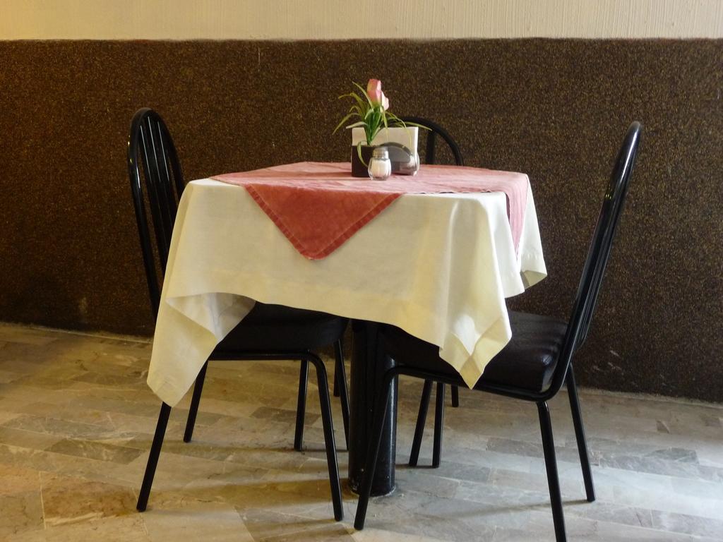 Hotel Flamingo Kristal Irapuato Extérieur photo