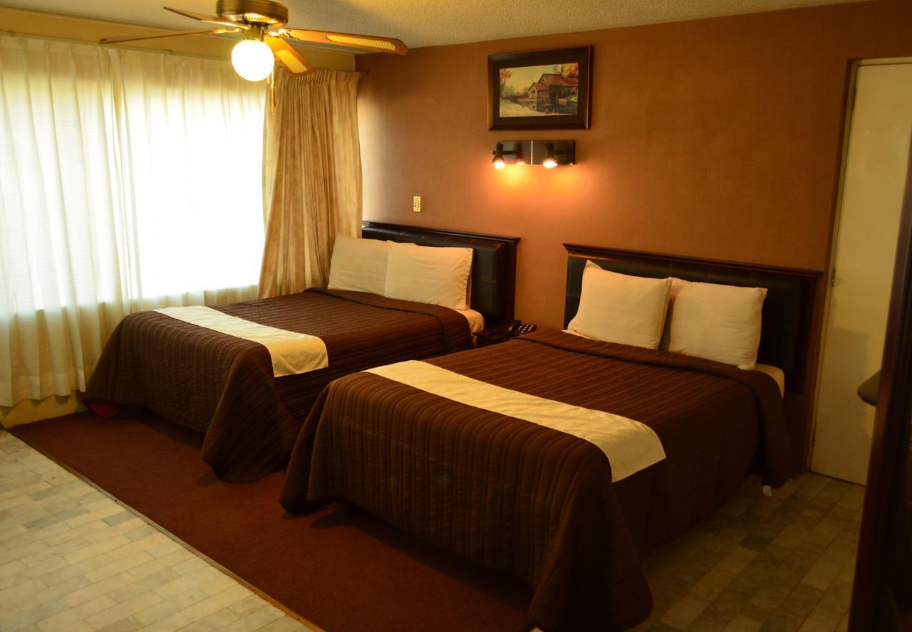 Hotel Flamingo Kristal Irapuato Extérieur photo