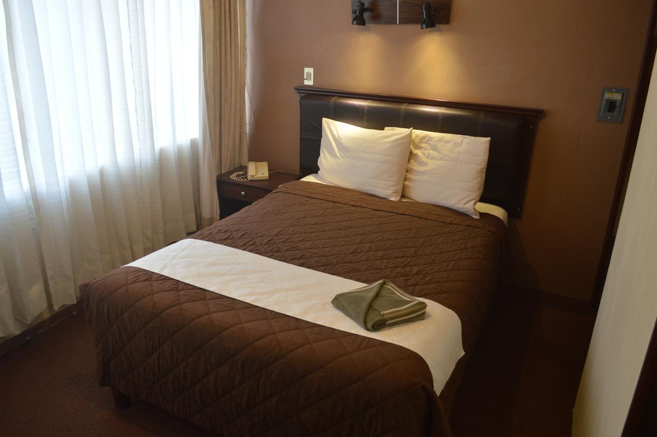 Hotel Flamingo Kristal Irapuato Extérieur photo