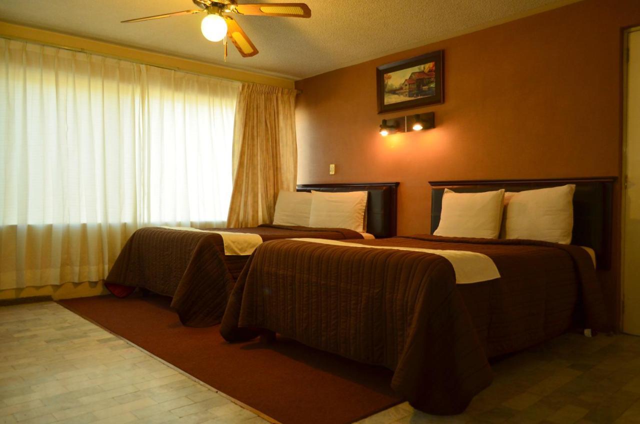 Hotel Flamingo Kristal Irapuato Extérieur photo